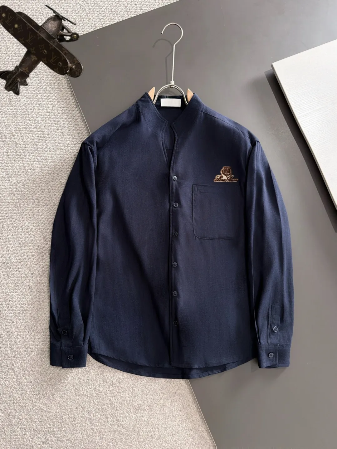 Next day shipment LP High Quality 2026 Autumn and Winter New Arrival Linen Shirt Set Made of one-on-one combed cotton yarn knitted linen fabrics, no pressure when entering and exiting the counter Exclusive control of raw materials It feels substantial when weighed, and the upper body is more textured than ordinary T-shirts. This texture can handle the weather easily and is suitable for both hot and cold conditions! Loose fit design, looks noble. The only correct version is available Size: M to XXXL